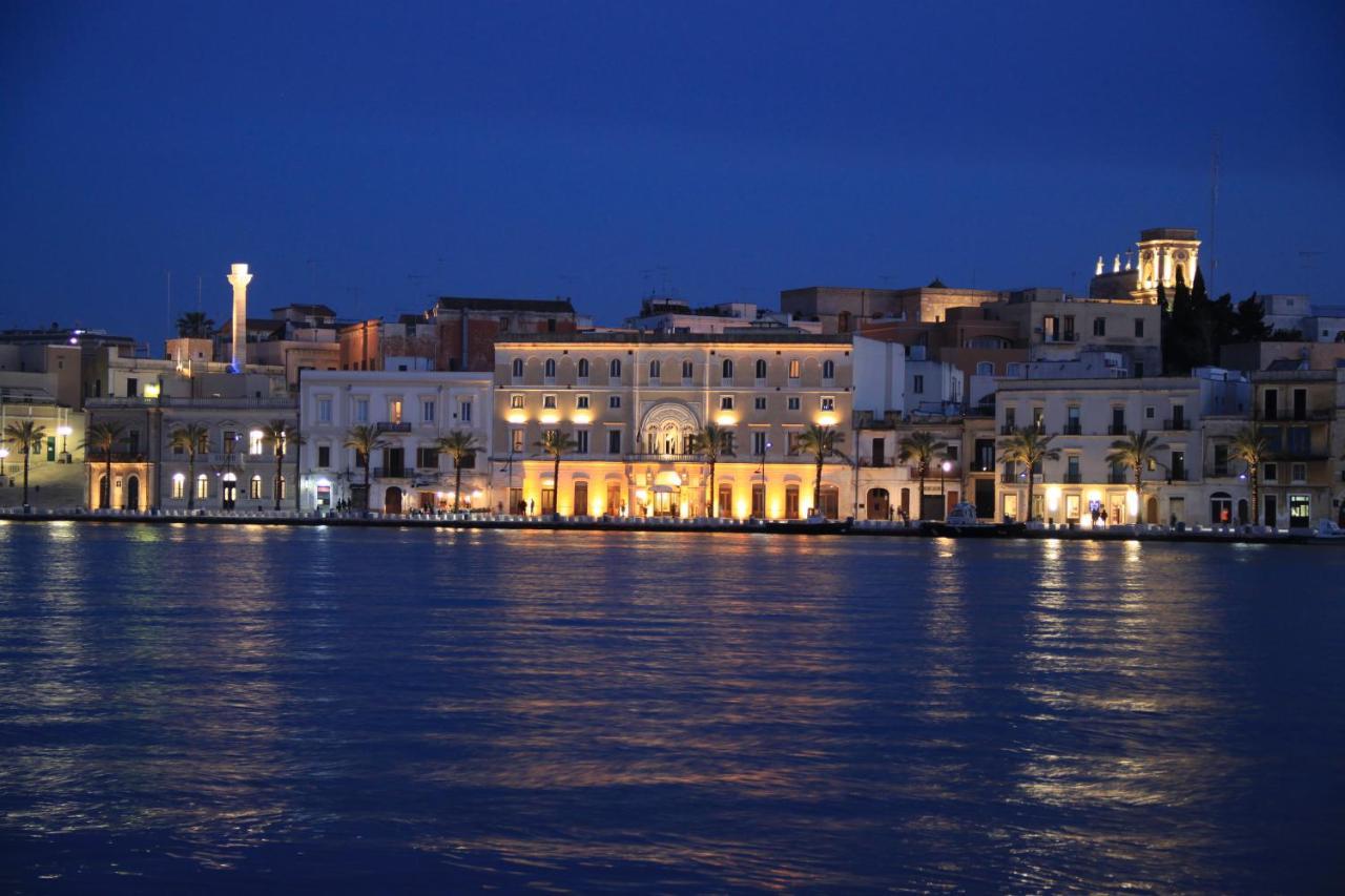 Palazzo Pinto B&B Brindisi Bagian luar foto